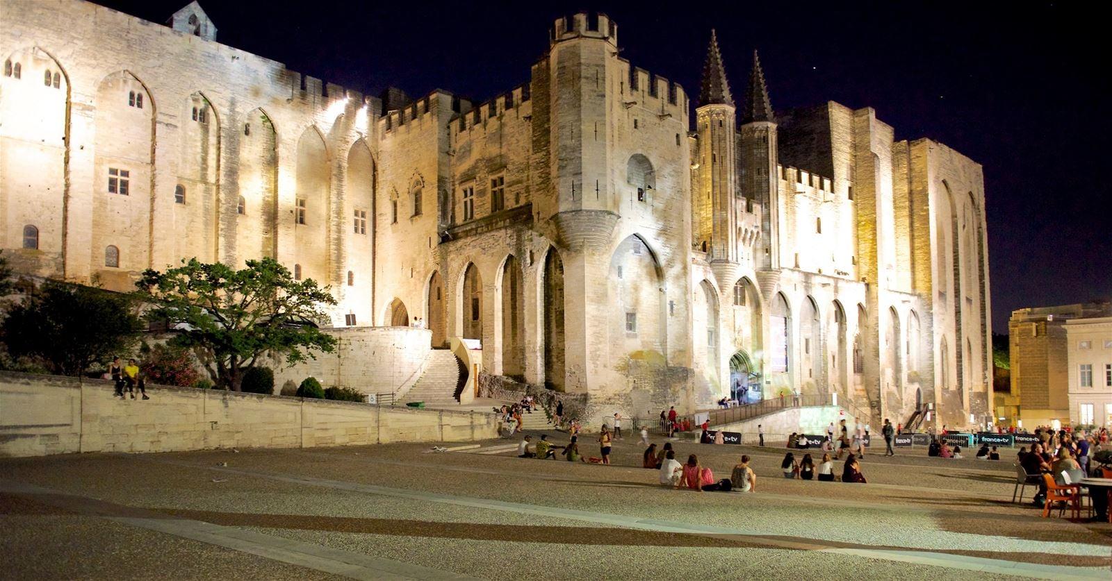 Visite guidée – Le Palais des Papes, la nuit